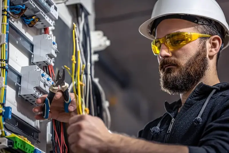 Was kostet eine Elektrikerstunde